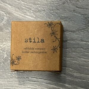 NIP New Stila Cosmetics Refillable Eye Shadow Compact